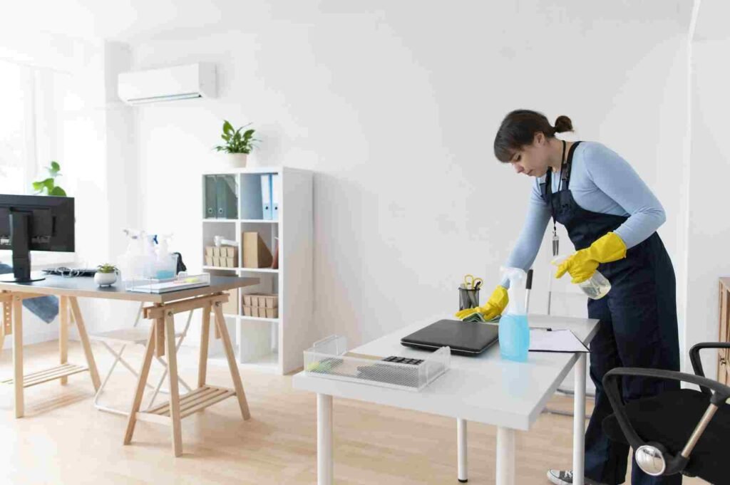 Commercial office and shop cleaning services in Koyilandy